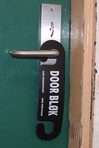 DOOR BLOK closed